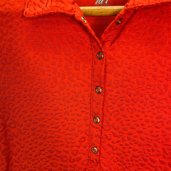 Tail Women’s Shirt Size Medium Short Sleeve Golf Polo Top Red Nylon Tennis - Picture 7 of 7